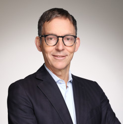Dr. Nils Beier